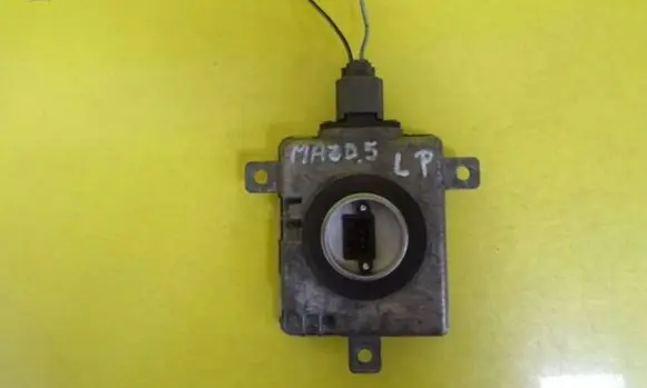 Mazda 5 Voltage converter/converter module W3T15671