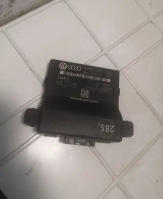 Volkswagen Golf Plus Gateway control module 1K0907530F 1K0907951
