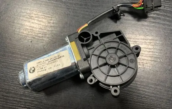BMW 5 E60 E61 Curtain motor 8986201