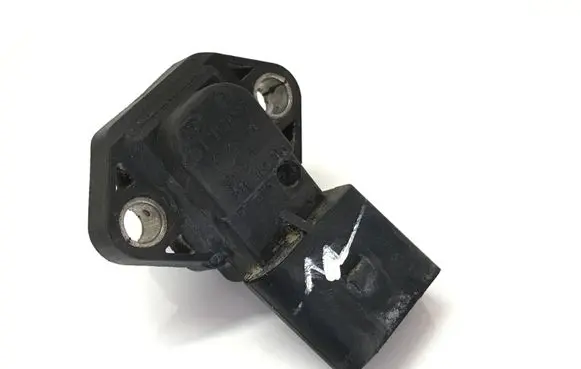 Volkswagen PASSAT B5 Air pressure sensor 0281002177 038906051