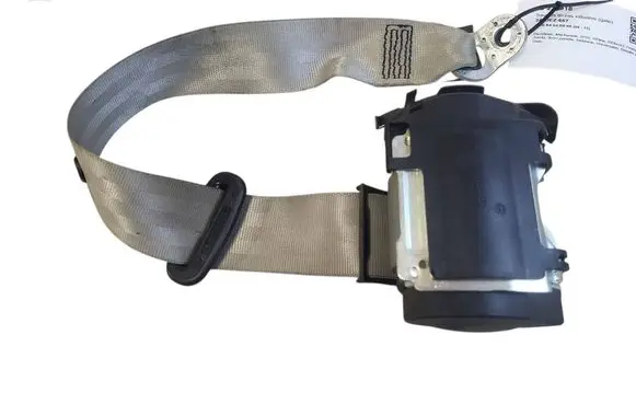 Middle seatbelt (rear)