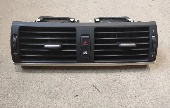 BMW X5 E70 Dash center air vent grill 9220101