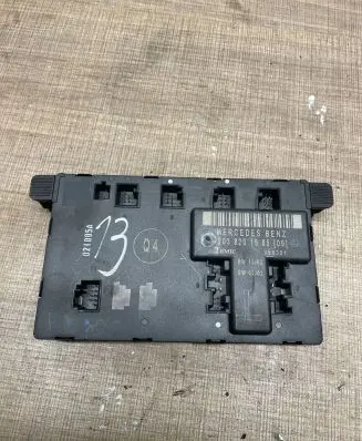 Mercedes-Benz C W203 Door control unit/module A2038201585