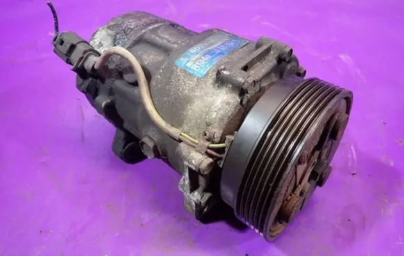 Seat Leon (1M) Air conditioning (A/C) compressor (pump) 1J0820803K