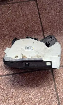Skoda Superb B6 (3T) Rear door lock 6V0839015A