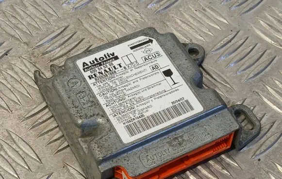 Renault Master II Airbag control unit/module 605045200 8200381668 H1082R10435