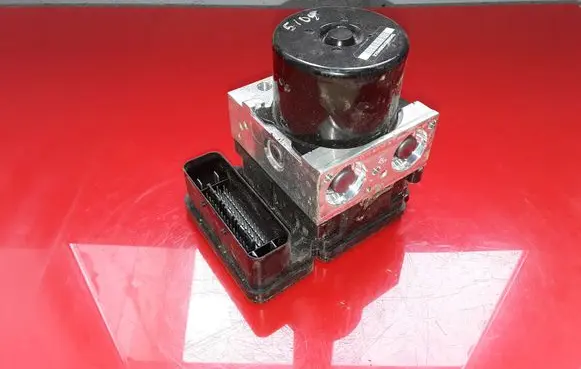 Volvo V40 ABS Pump P31423316 10021210104 10096104253