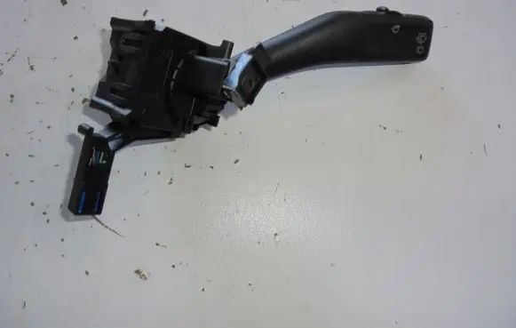 Volkswagen Golf VI Wiper control stalk 1K0953519