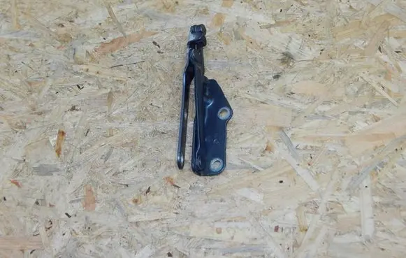 Volkswagen Multivan T5 Engine bonnet/hood hinges 7H0823302D