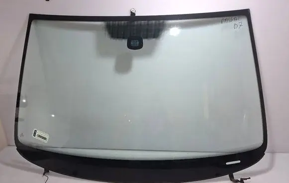Volkswagen PASSAT B7 Front windscreen/windshield window DOT617MAS2AS1