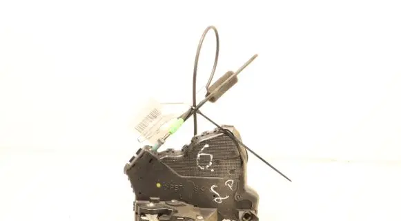 Suzuki Grand Vitara II Front door lock