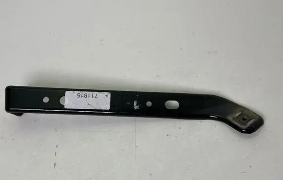 Ford Mustang VI Fender mounting bracket FR3B16C199BC