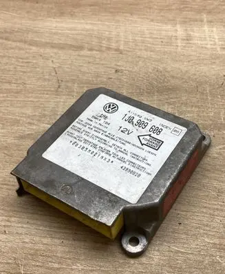 Seat Leon (1M) Airbag control unit/module 1J0909608 5WK4154