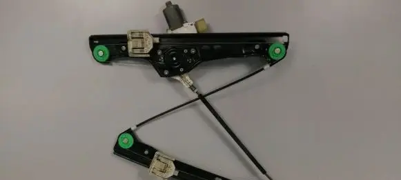 BMW 3 E90 E91 Front door electric window regulator 7140587