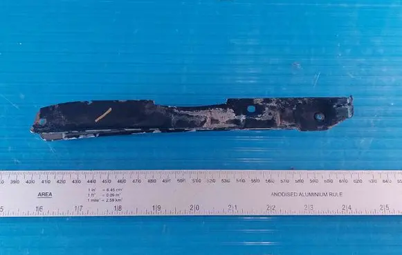 Mercedes-Benz CLS C219 Front bumper mounting bracket A2198800114