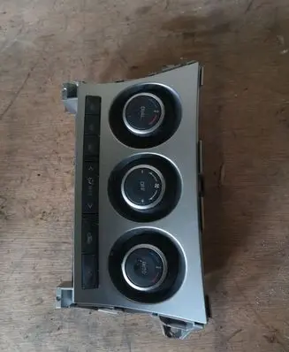 Mazda 3 II Climate control unit K40000A20A