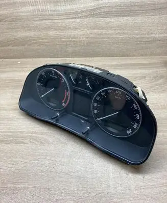 Skoda Superb B5 (3U) Speedometer (instrument cluster) 3U0920812D