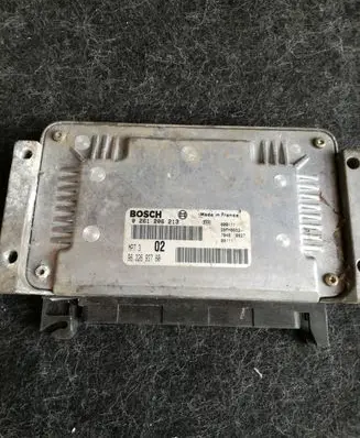 Peugeot 206 Engine control unit/module 0261206213