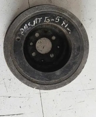 Volkswagen PASSAT B5 Crankshaft pulley 0281052430