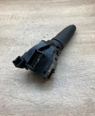 Nissan Primera Indicator stalk 25540AV600