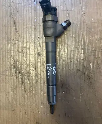 Nissan Qashqai Fuel injector 0445110414