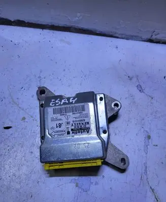 Renault Espace - Grand espace IV Air suspension control unit module (rear) 8200241270