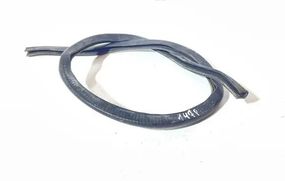 BMW 3 E90 E91 Engine compartment rubber 