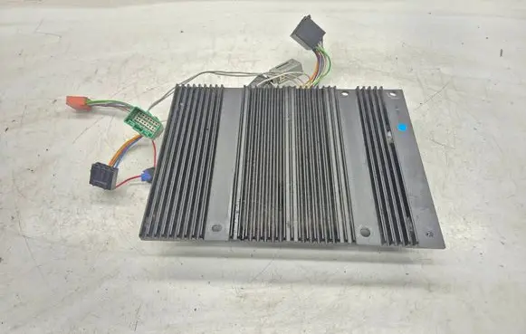 Volvo V50 Sound amplifier 30732053 3067268B010 020375