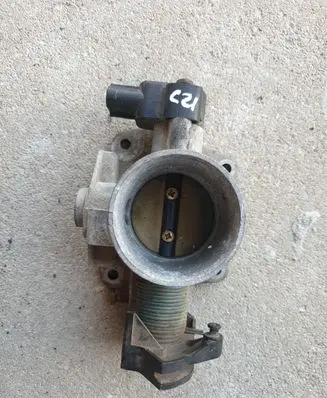 Ford Focus Throttle valve F6CF98989 YS4UAD