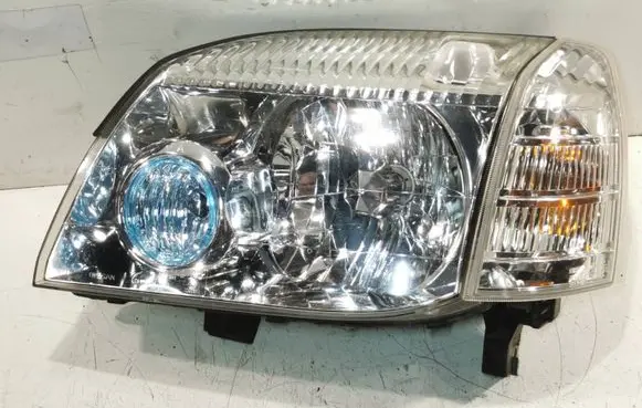Nissan X-Trail T30 Headlight/headlamp