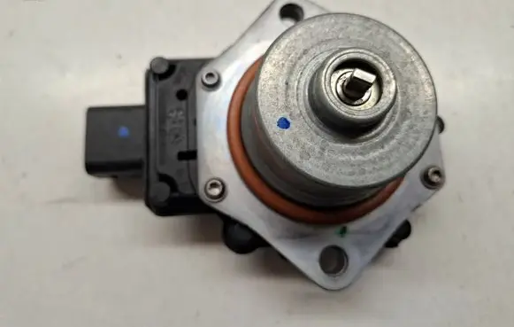 BMW X5 G05 Gearbox-reducer motor 5A67B84