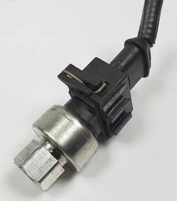 Volvo C70 Air conditioning (A/C) pressure sensor 30661949