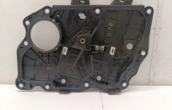 Ford Mustang Mach-E Front window lifting mechanism without motor