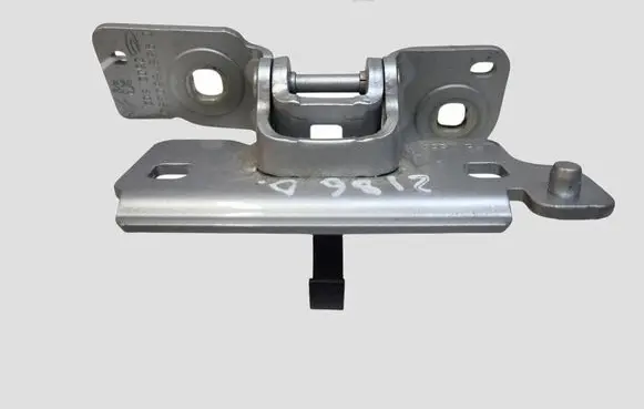 Peugeot 508 Tailgate/trunk/boot hinge 9687860380