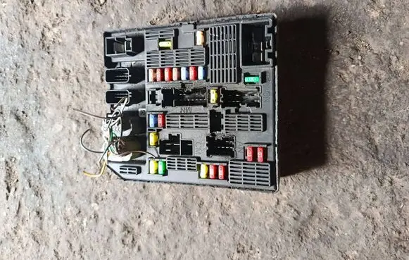 Renault Megane III Fuse module 284B67924R 0331150300447