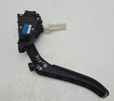 Volkswagen Touareg I Accelerator throttle pedal 7L6723507 6PV00777024
