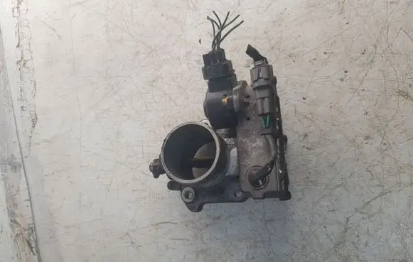 Toyota Avensis T250 Throttle valve 8967221020