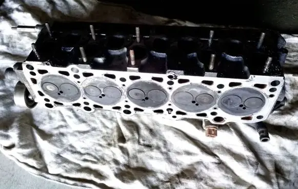 Audi A6 S6 C4 4A Engine head 046103373