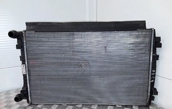 Volkswagen Golf VII Coolant radiator 5q0121251gq
