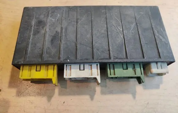 BMW 5 E34 Comfort/convenience module 61351388523