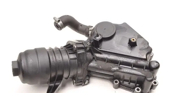 Volvo XC60 Oil filter mounting bracket 30757730