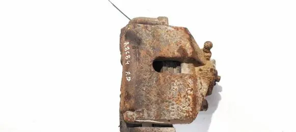 Volkswagen Golf V Front brake caliper de582