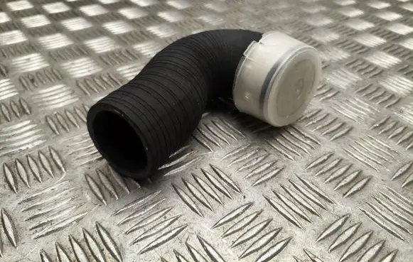 Volkswagen PASSAT B5 Air intake hose/pipe HORTUM144144