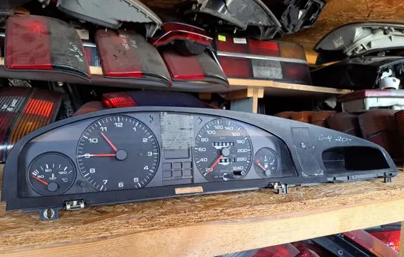 Audi A6 S6 C4 4A Speedometer (instrument cluster) 4A1919033