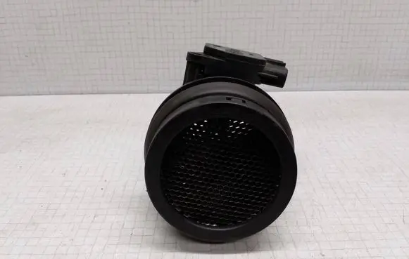Toyota Corolla E120 E130 Mass air flow meter 2220433010