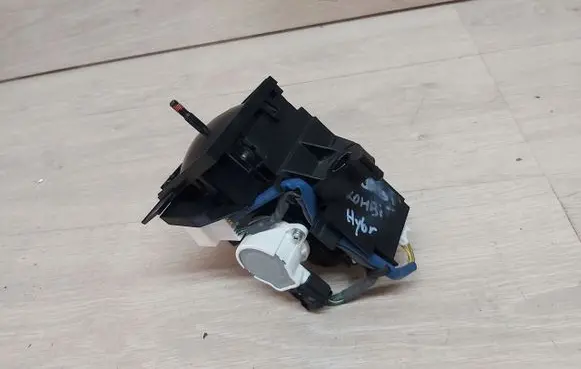 Toyota Auris E180 Gear shifter/selector 75C583
