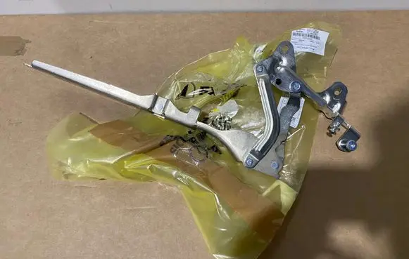 Porsche Macan (95B) Engine bonnet/hood hinges 95B823302F