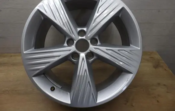 Audi Q4 Sportback e-tron R19 alloy rim 