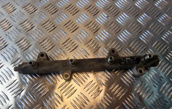 Audi A8 S8 D3 4E Fuel main line pipe 057130089C
