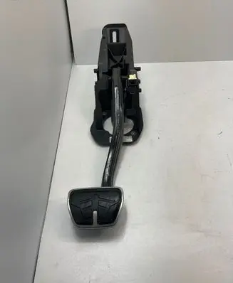 BMW 5 G30 G31 G38 Brake pedal bracket assembly 6874274 687427402